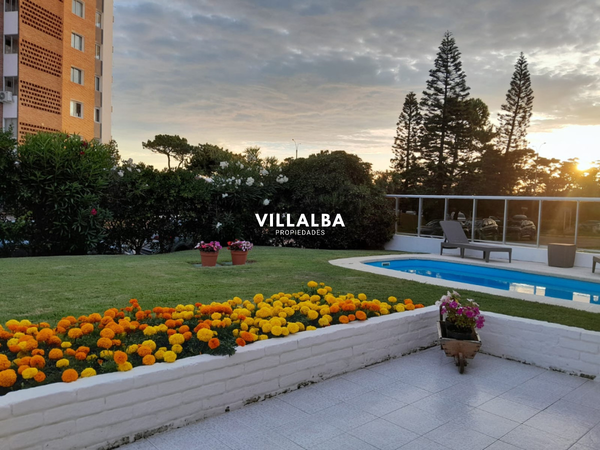 Apartamento ID.4803 - Casa en Venta. Excelente ubicación en Playa Mansa - Punta del Este