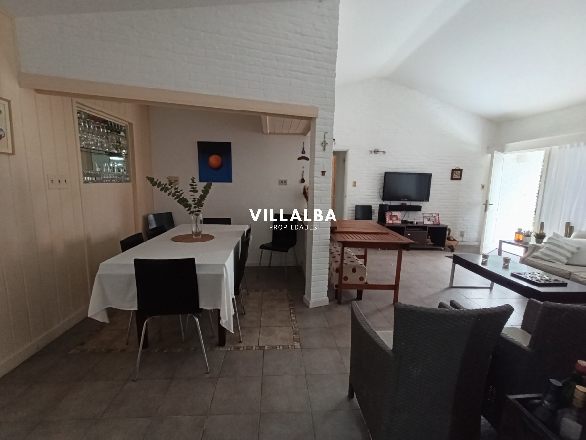 Apartamento ID.4803 - Casa en Venta. Excelente ubicación en Playa Mansa - Punta del Este