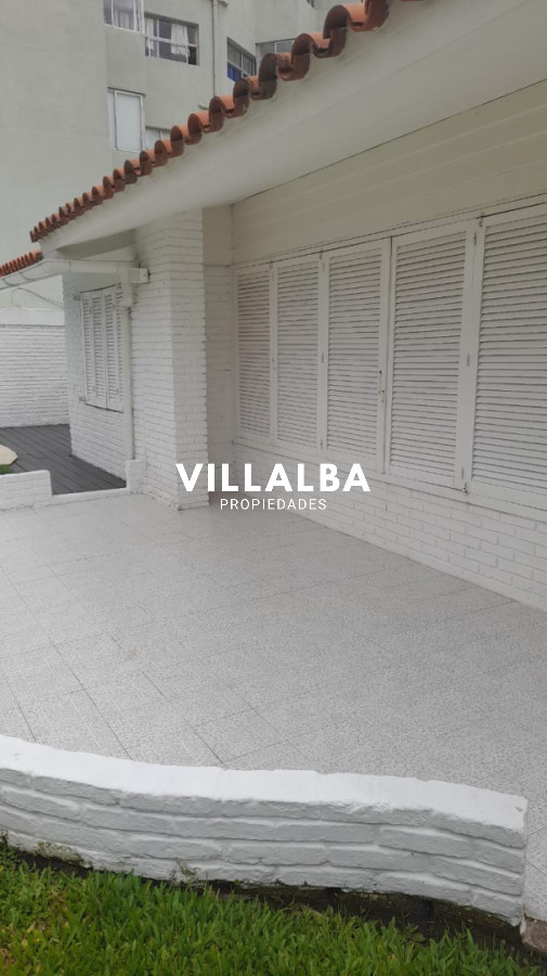 Apartamento ID.4803 - Casa en Venta. Excelente ubicación en Playa Mansa - Punta del Este