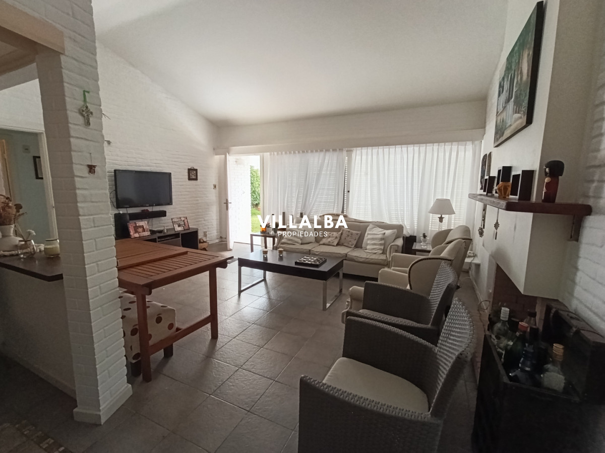 Apartamento ID.4803 - Casa en Venta. Excelente ubicación en Playa Mansa - Punta del Este