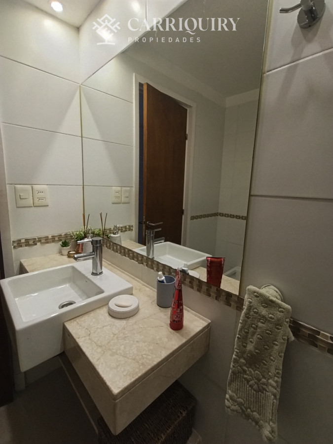 Casa ID.10691/Alquiler-de-temporada,-casa-de-3-dormitorios-con-piscina-y-barbacoa-abierta. - Disponible en alquier Casa en Mansa - Punta del Este, a pasos del mar