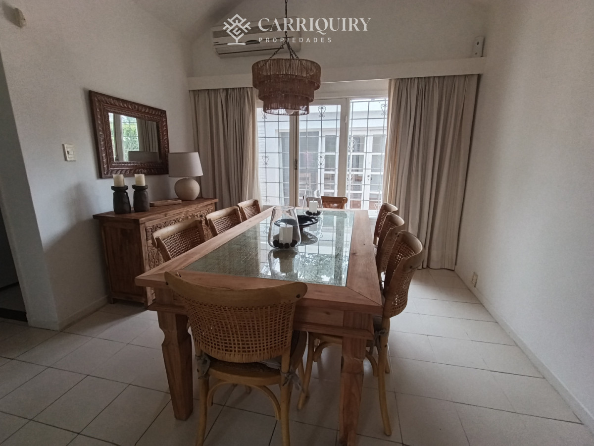 Casa ID.10691/Alquiler-de-temporada,-casa-de-3-dormitorios-con-piscina-y-barbacoa-abierta. - Disponible en alquier Casa en Mansa - Punta del Este, a pasos del mar