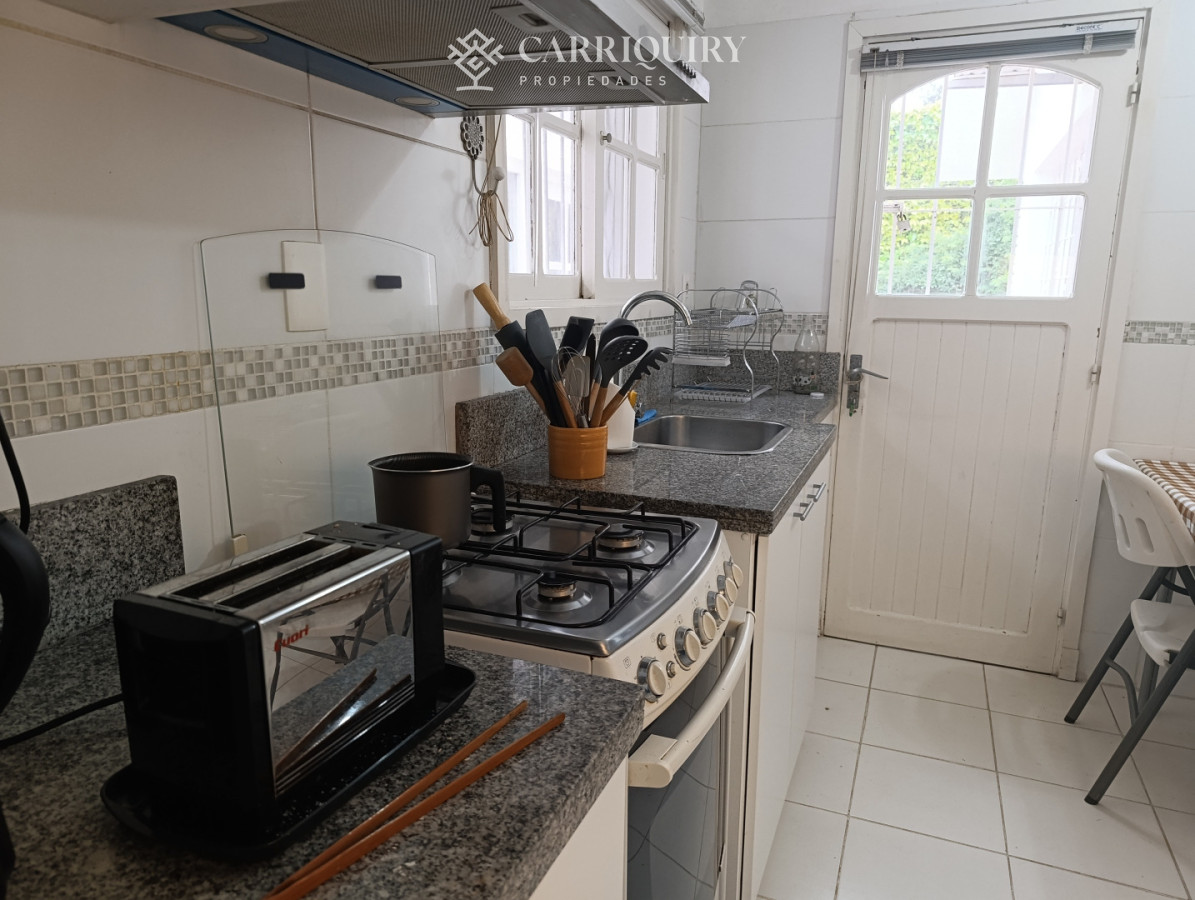 Casa ID.10691/Alquiler-de-temporada,-casa-de-3-dormitorios-con-piscina-y-barbacoa-abierta. - Disponible en alquier Casa en Mansa - Punta del Este, a pasos del mar
