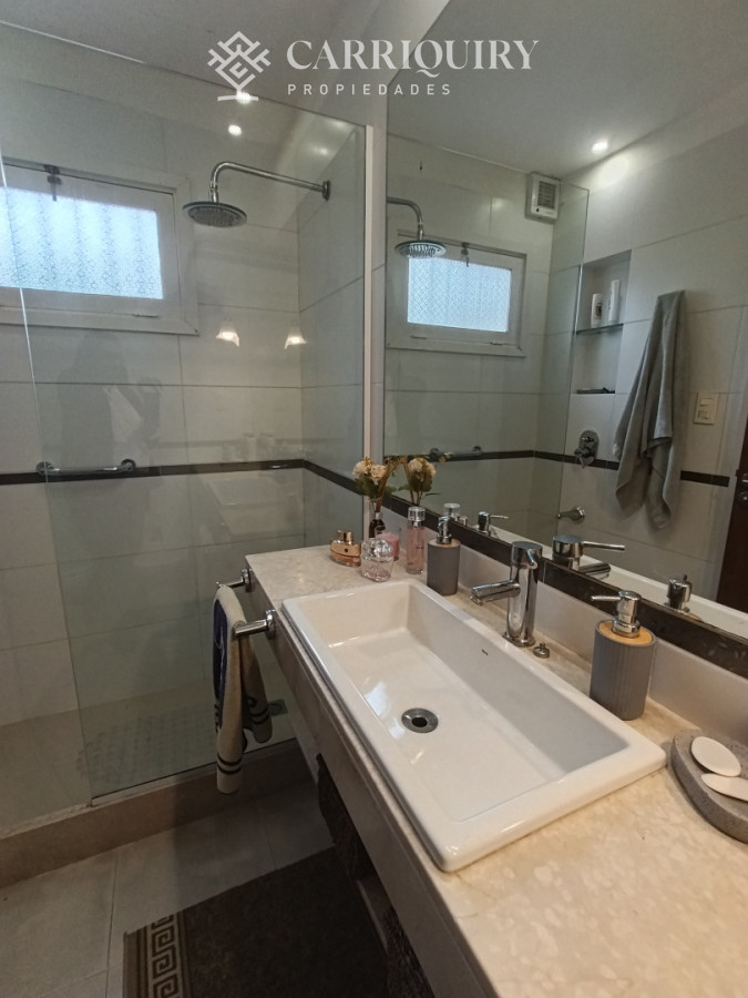 Casa ID.10691/Alquiler-de-temporada,-casa-de-3-dormitorios-con-piscina-y-barbacoa-abierta. - Disponible en alquier Casa en Mansa - Punta del Este, a pasos del mar