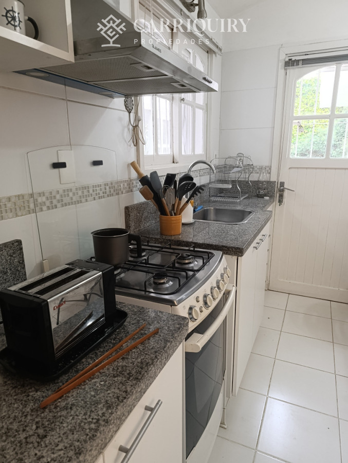 Casa ID.10691/Alquiler-de-temporada,-casa-de-3-dormitorios-con-piscina-y-barbacoa-abierta. - Disponible en alquier Casa en Mansa - Punta del Este, a pasos del mar