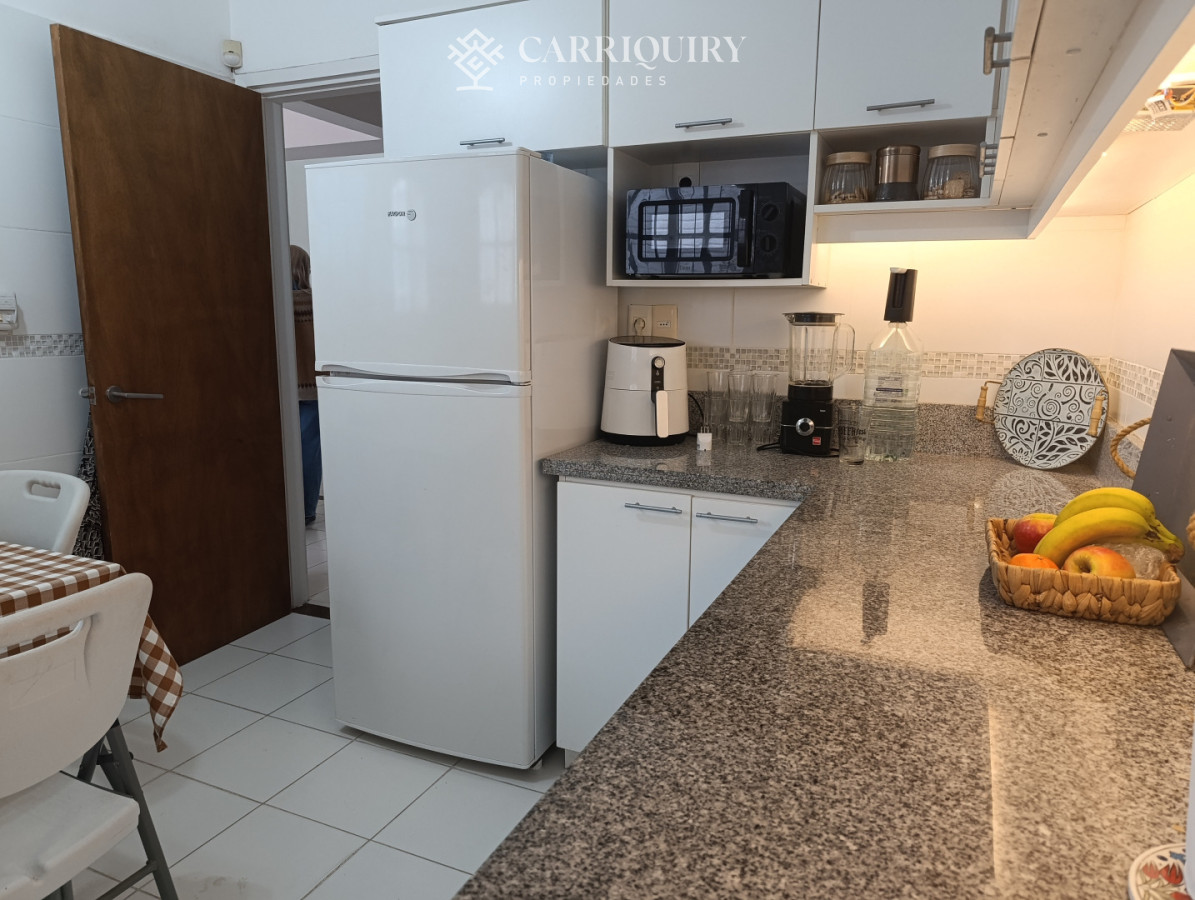 Casa ID.10691/Alquiler-de-temporada,-casa-de-3-dormitorios-con-piscina-y-barbacoa-abierta. - Disponible en alquier Casa en Mansa - Punta del Este, a pasos del mar