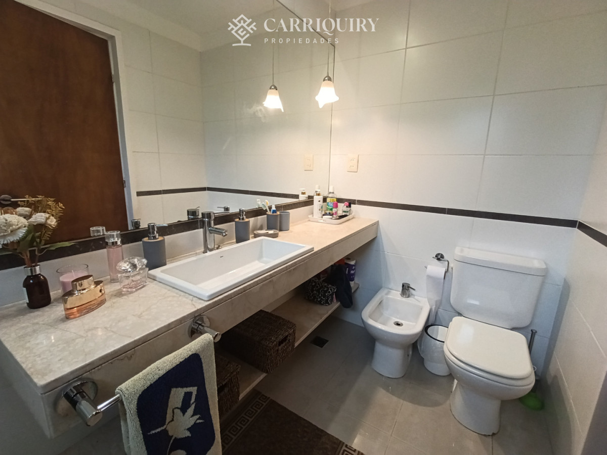 Casa ID.10691/Alquiler-de-temporada,-casa-de-3-dormitorios-con-piscina-y-barbacoa-abierta. - Disponible en alquier Casa en Mansa - Punta del Este, a pasos del mar
