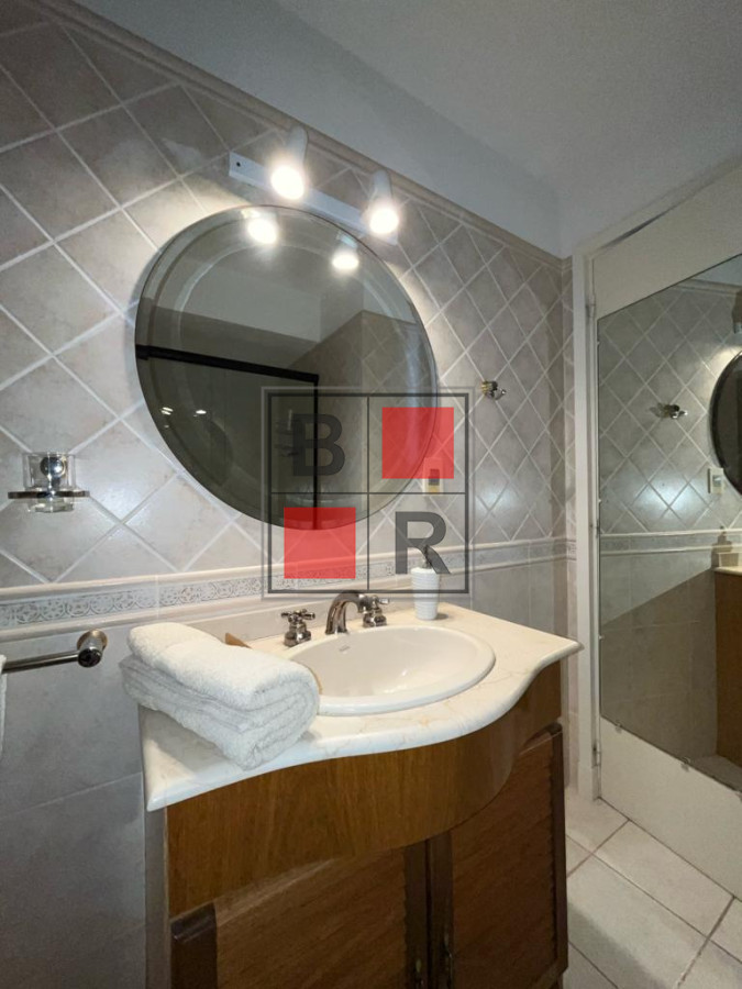 Apartamento ID.1101 - Apartamento esquinero de 2 dormitorios en venta, en Punta del Este*