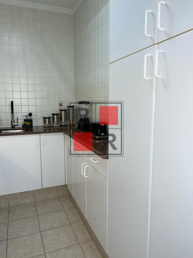 Apartamento ID.1101 - Apartamento esquinero de 2 dormitorios en venta, en Punta del Este*