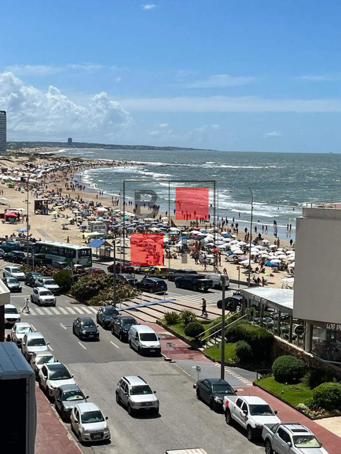 Apartamento ID.1101 - Apartamento esquinero de 2 dormitorios en venta, en Punta del Este*