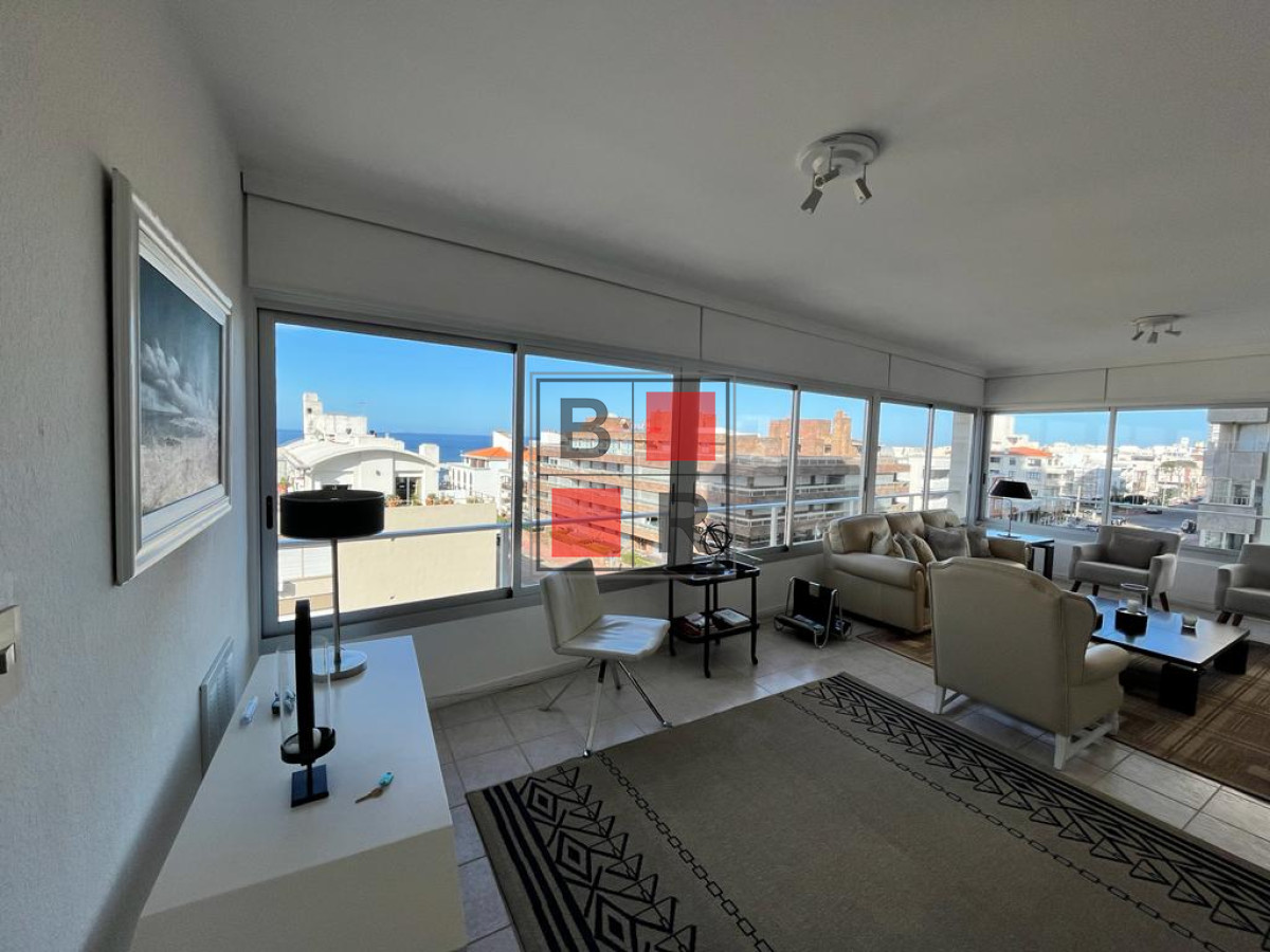 Apartamento ID.1101 - Apartamento esquinero de 2 dormitorios en venta, en Punta del Este*