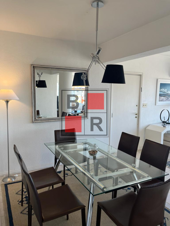 Apartamento ID.1101 - Apartamento esquinero de 2 dormitorios en venta, en Punta del Este*