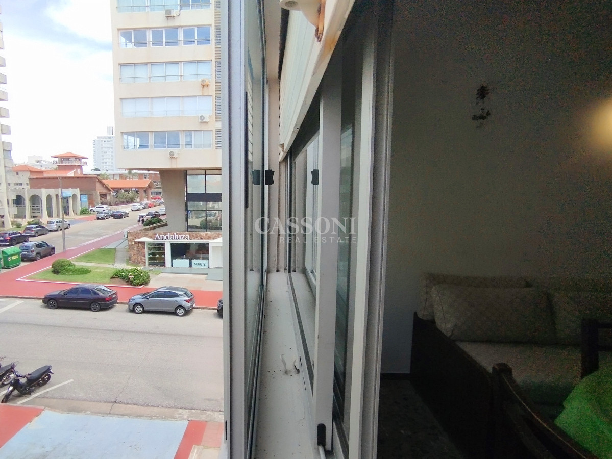 Apartamento ID.2490 - Apartamento de 2 dormitorios en venta, Punta del Este