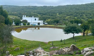 Hermoso Campo panorámico a los pies del Cerro Catedral, Aigua