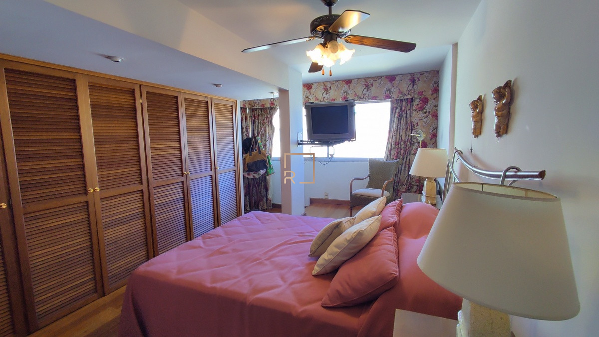 Apartamento ID.66 - Apartamento de 3 dormitorios, pent house, Punta del Este*