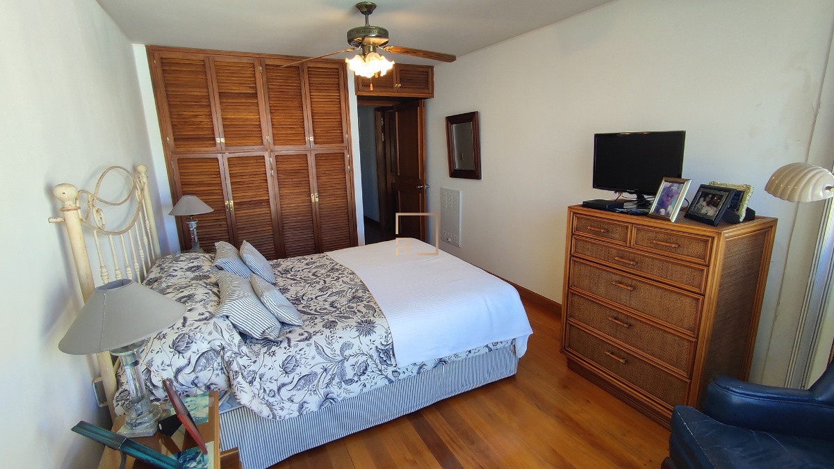 Apartamento ID.66 - Apartamento de 3 dormitorios, pent house, Punta del Este*