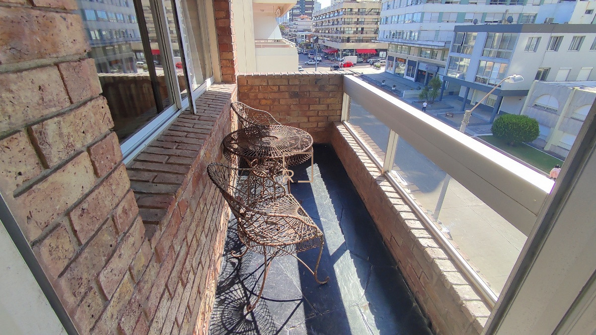 Apartamento ID.66 - Apartamento de 3 dormitorios, pent house, Punta del Este*