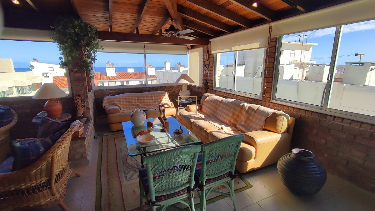 Apartamento ID.66 - Apartamento de 3 dormitorios, pent house, Punta del Este*