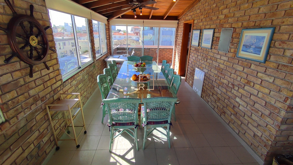 Apartamento ID.66 - Apartamento de 3 dormitorios, pent house, Punta del Este*