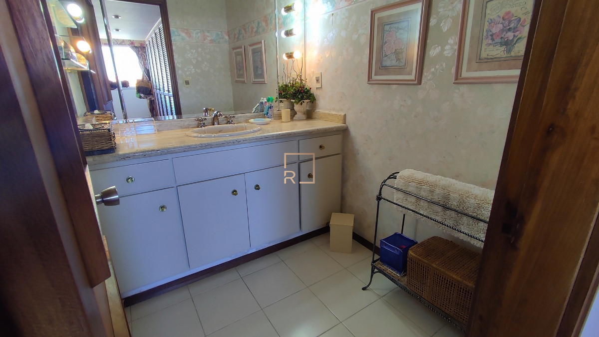 Apartamento ID.66 - Apartamento de 3 dormitorios, pent house, Punta del Este*