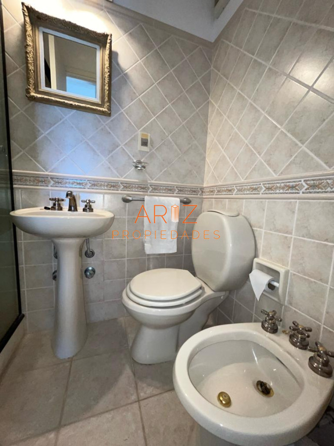 Apartamento ID.1667 - Apartamento esquinero de 2 dormitorios en venta, en Punta del Este*
