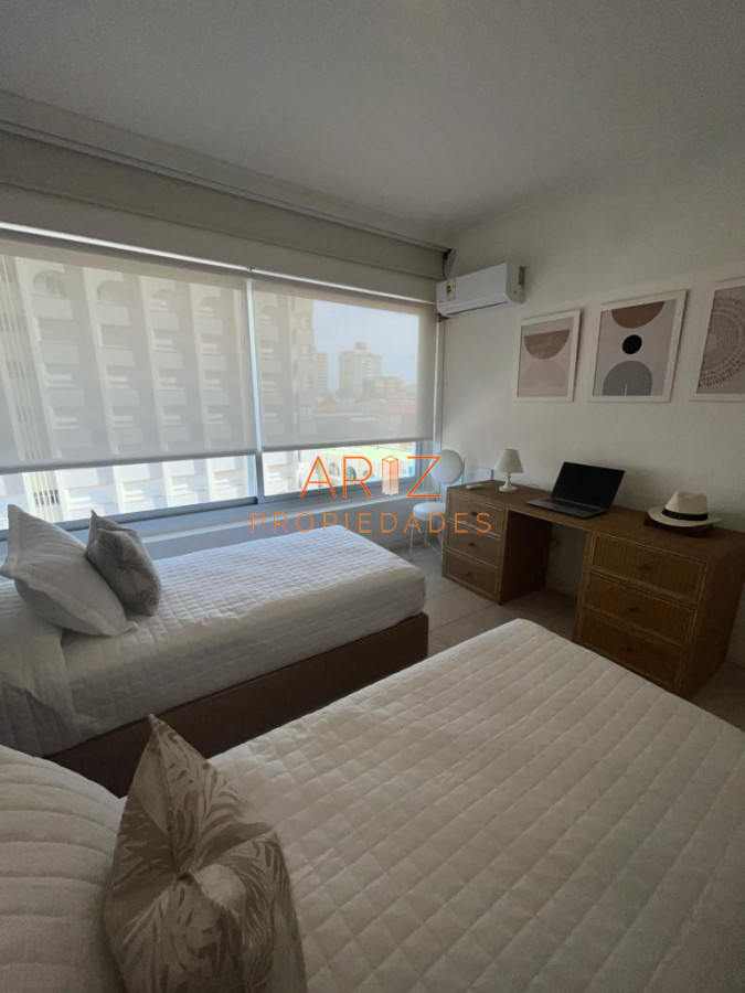 Apartamento ID.1667 - Apartamento esquinero de 2 dormitorios en venta, en Punta del Este*
