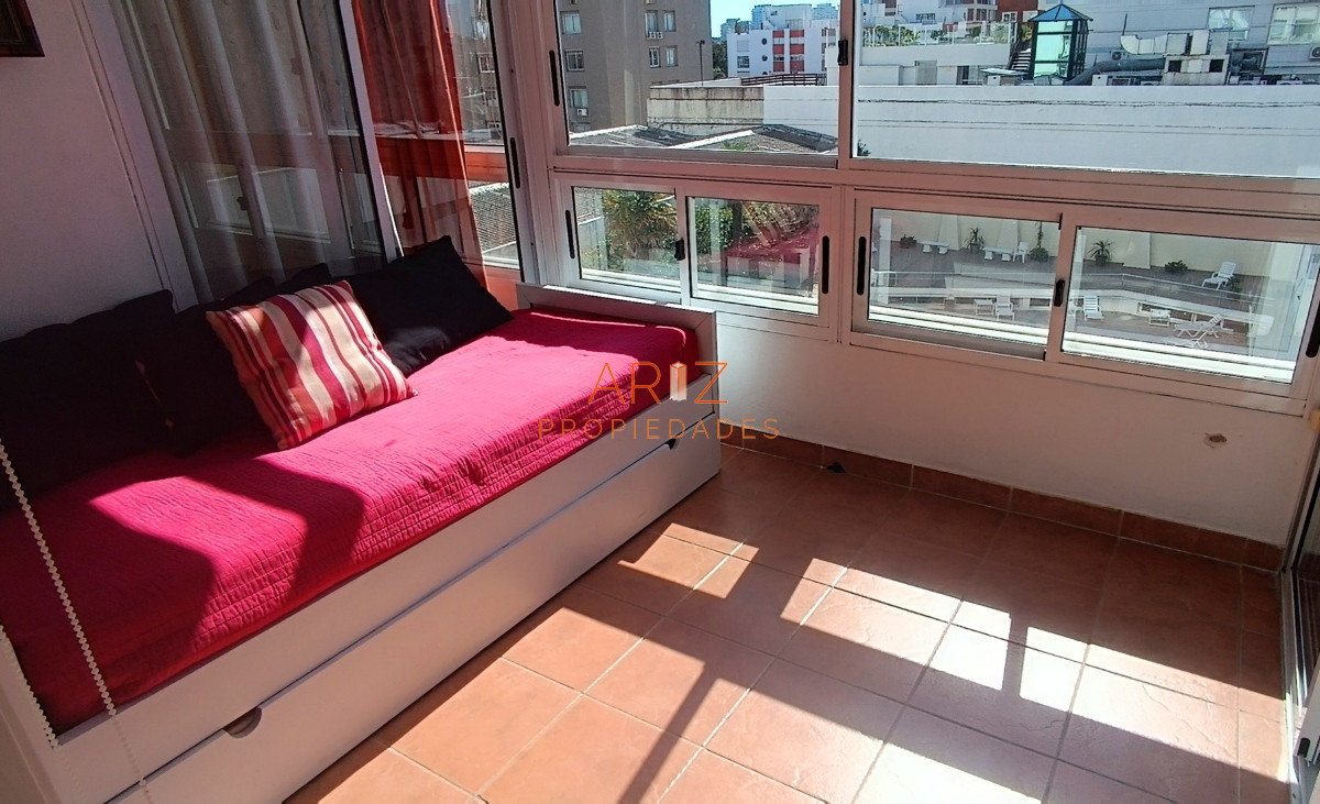 Apartamento ID.1766 - VENTA APARTAMENTO 2 DORMITORIOS 2 BAÑOS BALCON CERRADO PUNTA DEL ESTE PENINSULA