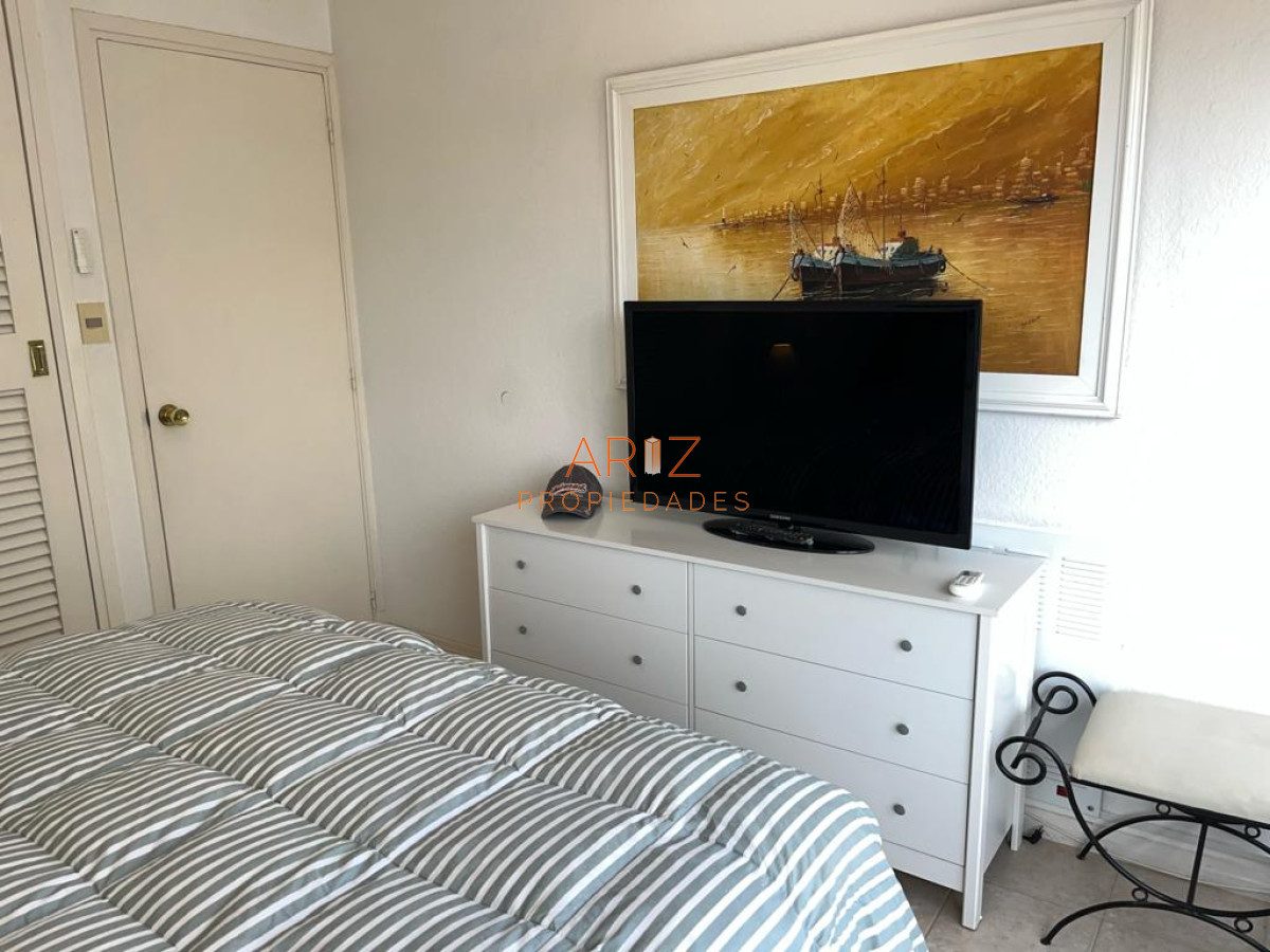 Apartamento ID.1667 - Apartamento esquinero de 2 dormitorios en venta, en Punta del Este*