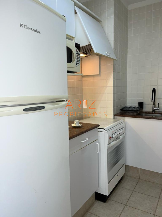 Apartamento ID.1667 - Apartamento esquinero de 2 dormitorios en venta, en Punta del Este*