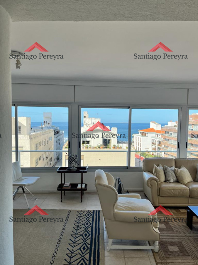 Apartamento ID.14889 - Apartamento esquinero de 2 dormitorios en venta, en Punta del Este*