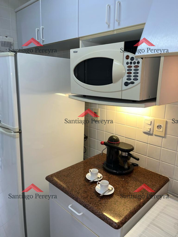 Apartamento ID.14889 - Apartamento esquinero de 2 dormitorios en venta, en Punta del Este*