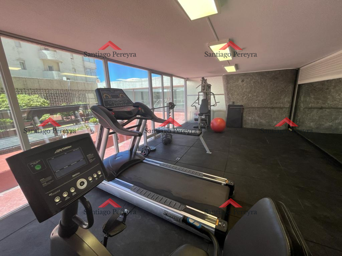 Apartamento ID.14889 - Apartamento esquinero de 2 dormitorios en venta, en Punta del Este*