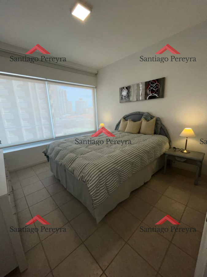 Apartamento ID.14889 - Apartamento esquinero de 2 dormitorios en venta, en Punta del Este*