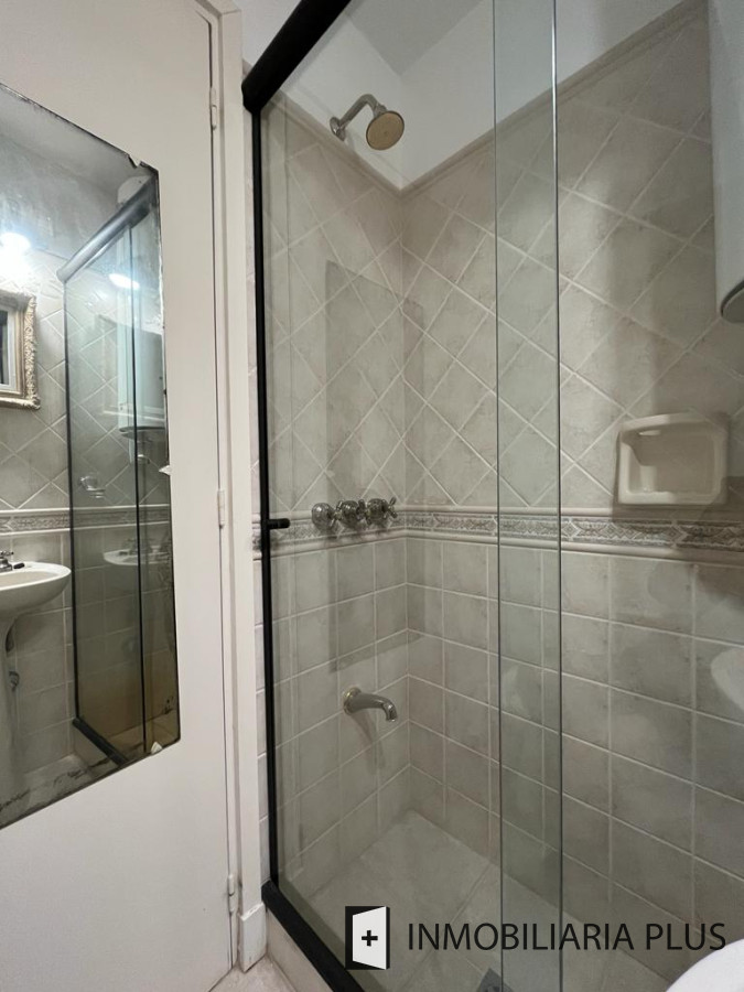 Apartamento ID.1019 - Venta de Apartamento a pasos de la playa El Emir de Punta del Este con 2 Dormitorios
