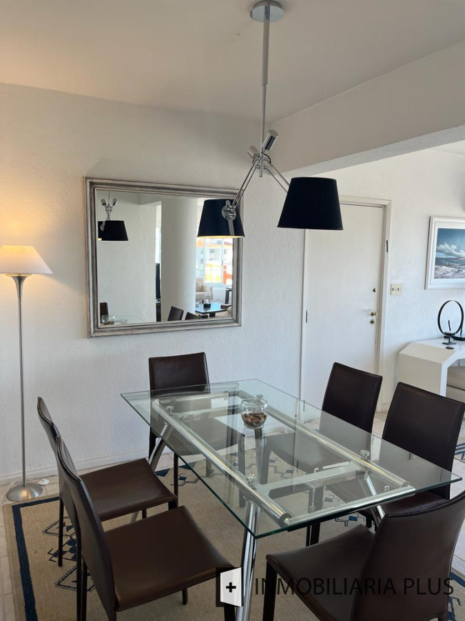 Apartamento ID.1019 - Venta de Apartamento a pasos de la playa El Emir de Punta del Este con 2 Dormitorios