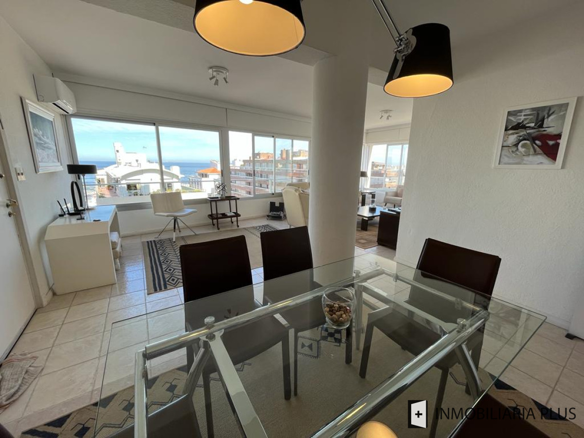Apartamento ID.1019 - Venta de Apartamento a pasos de la playa El Emir de Punta del Este con 2 Dormitorios