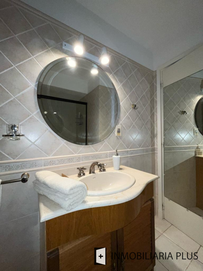 Apartamento ID.1019 - Venta de Apartamento a pasos de la playa El Emir de Punta del Este con 2 Dormitorios