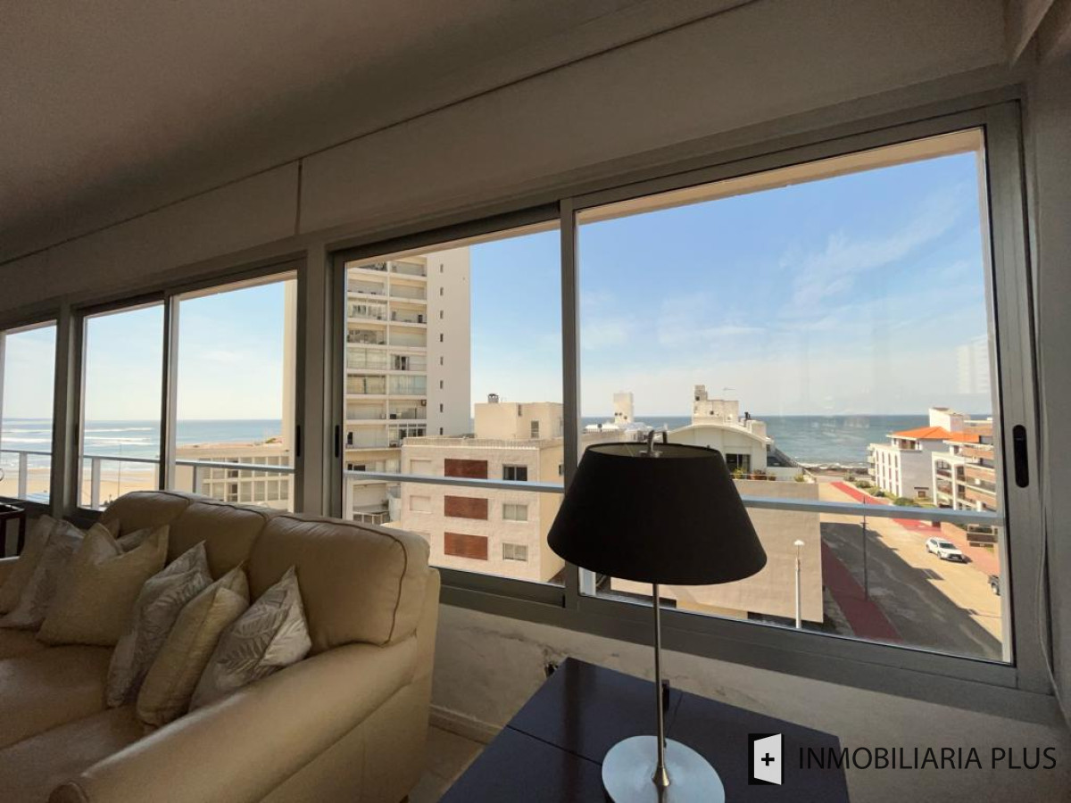 Apartamento ID.1019 - Venta de Apartamento a pasos de la playa El Emir de Punta del Este con 2 Dormitorios