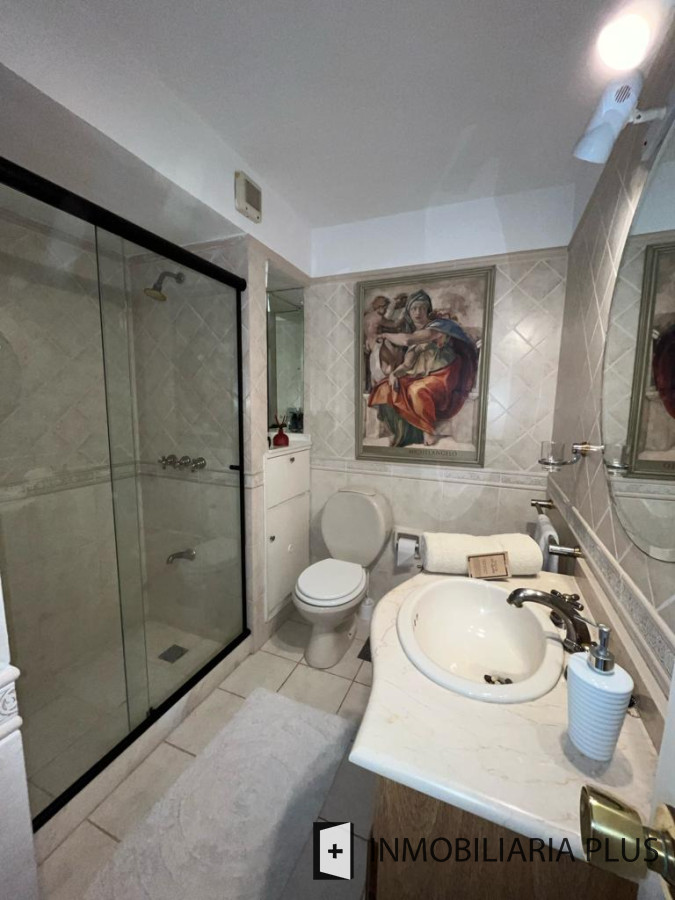Apartamento ID.1019 - Venta de Apartamento a pasos de la playa El Emir de Punta del Este con 2 Dormitorios