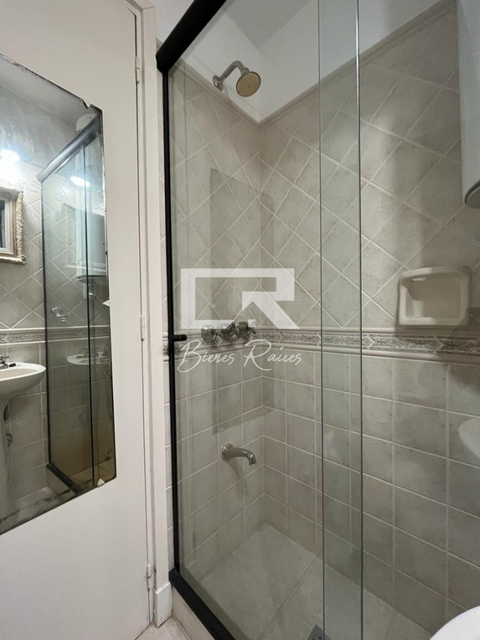 Apartamento ID.668 - Apartamento esquinero de 2 dormitorios en venta, en Punta del Este*