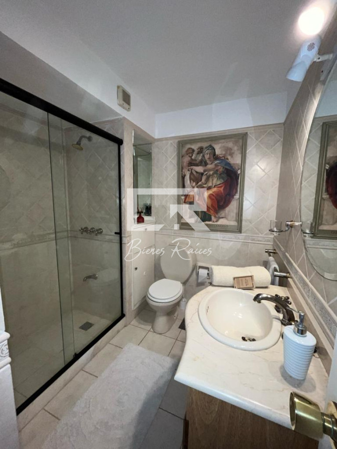 Apartamento ID.668 - Apartamento esquinero de 2 dormitorios en venta, en Punta del Este*