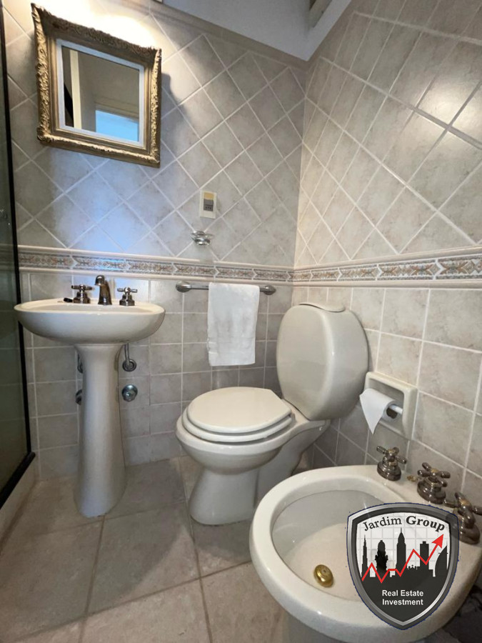 Apartamento ID.7109 - Apartamento esquinero de 2 dormitorios en venta, en Punta del Este*