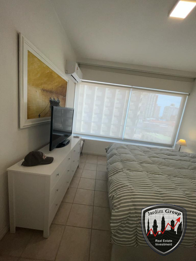 Apartamento ID.7109 - Apartamento esquinero de 2 dormitorios en venta, en Punta del Este*
