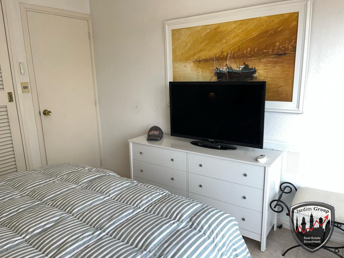 Apartamento ID.7109 - Apartamento esquinero de 2 dormitorios en venta, en Punta del Este*