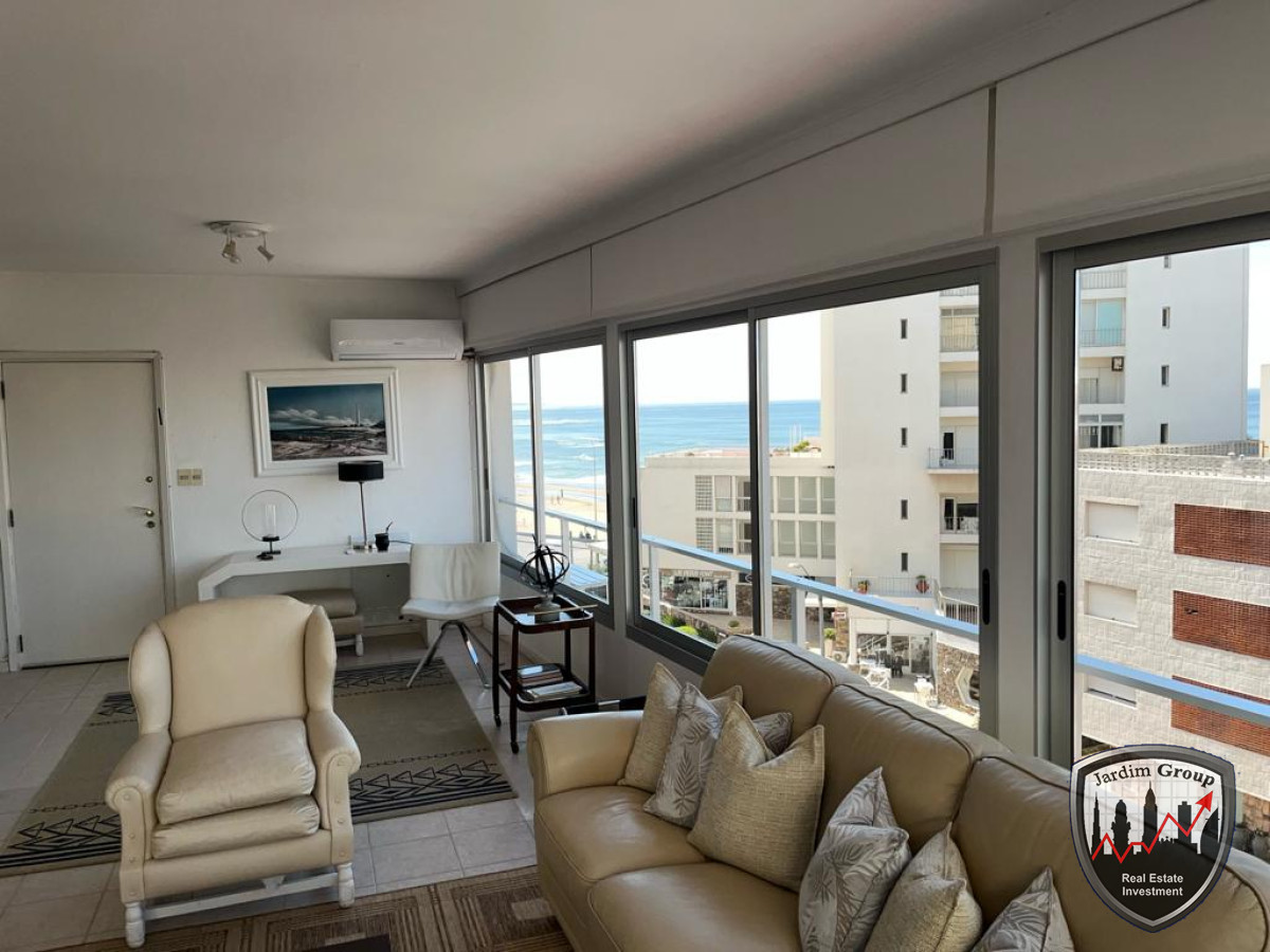 Apartamento ID.7109 - Apartamento esquinero de 2 dormitorios en venta, en Punta del Este*