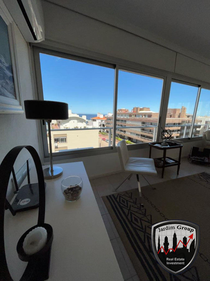Apartamento ID.7109 - Apartamento esquinero de 2 dormitorios en venta, en Punta del Este*