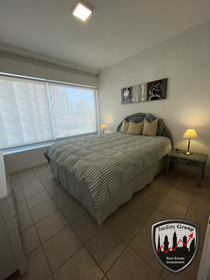 Apartamento ID.7109 - Apartamento esquinero de 2 dormitorios en venta, en Punta del Este*
