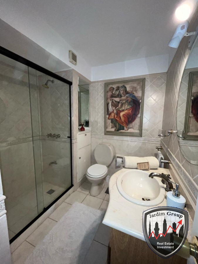 Apartamento ID.7109 - Apartamento esquinero de 2 dormitorios en venta, en Punta del Este*