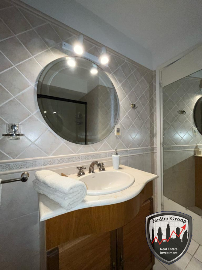 Apartamento ID.7109 - Apartamento esquinero de 2 dormitorios en venta, en Punta del Este*