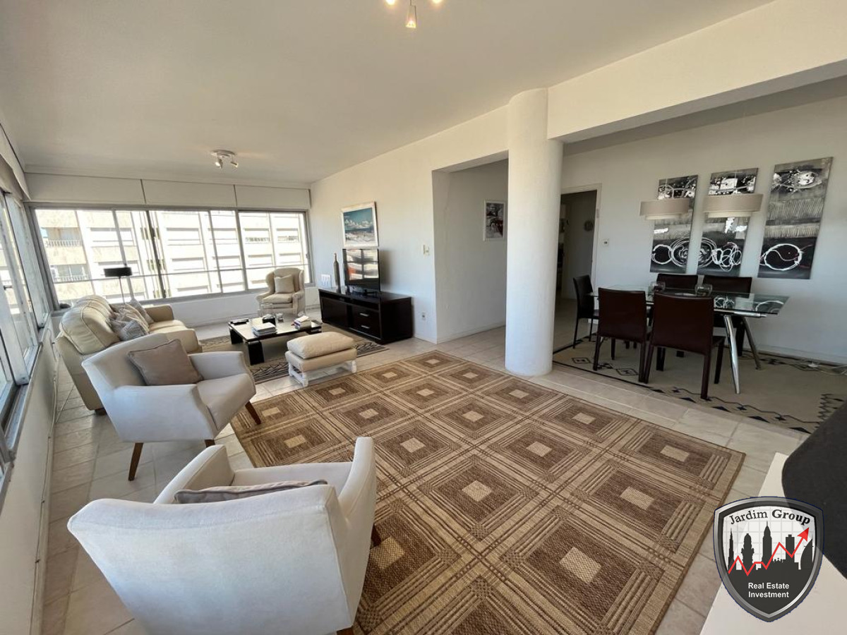 Apartamento ID.7109 - Apartamento esquinero de 2 dormitorios en venta, en Punta del Este*